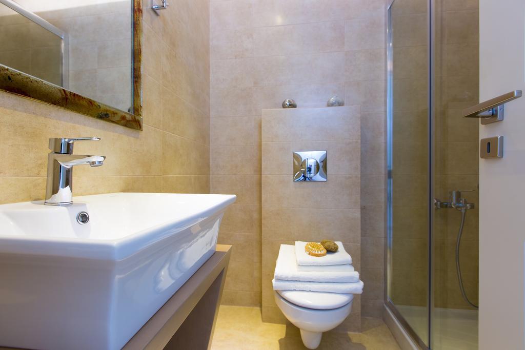 Alonia Villa, Refined Living With 50M2 Private Pool, By Thinkvilla Melidhonion  Room photo